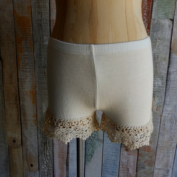 Pants - Cream Lace Short Extenders